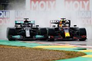 Contact ou pas contact ? Verstappen et Hamilton n'ont pas le même avis sur leur duel du premier tour