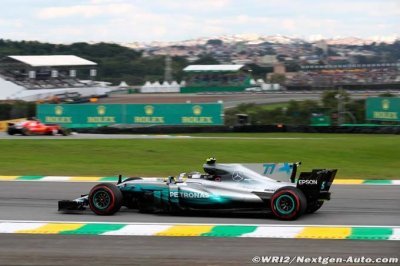 Interlagos, L3&nbsp;: Bottas et Hamilton dominent, quatre voitures en un dixième