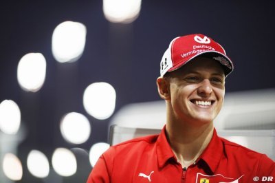 Schumacher est prêt à remplacer Grosjean à Abu Dhabi si besoin