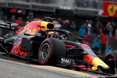 Team making ’jokes’ about Ricciardo plight