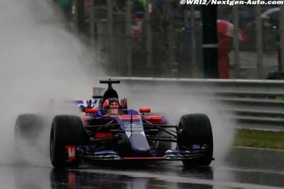 Kvyat sauve les meubles pour Toro Rosso à domicile