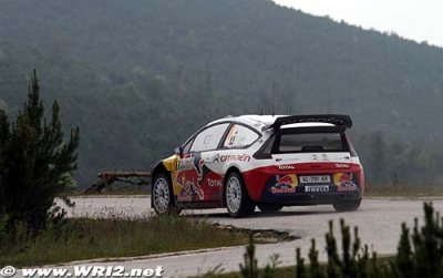 SS16: Loeb and Sordo clear the early morning loop 