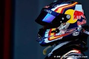 Sainz réprimandé, Magnussen pénalisé