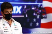 Mercedes F1 affaiblie par le départ de Cowell ? Wolff réfute cette théorie