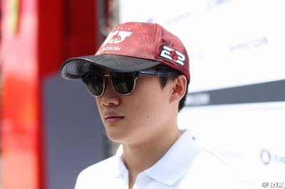 Tsunoda admet être distrait par sa reconduction de contrat