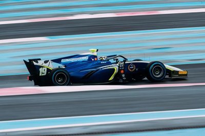 Norris quickest on opening day at Le Castellet