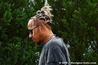 Hamilton tacle les commissaires&nbsp;: La F1 devrait tester l’IA pour les remplacer&nbsp;!