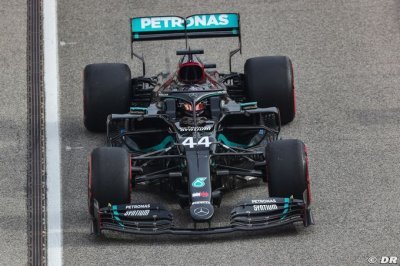 Hamilton raconte comment il a amené Mercedes F1 à s’adapter à son pilotage