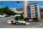 Vitaly Petrov plagued by KERS issue throughout Saturday