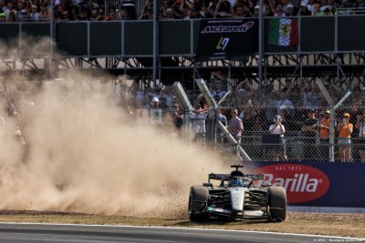 Russell encore en difficulté, Wolff ferme la porte à de nouvelles rumeurs