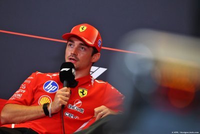 Leclerc dénonce le traitement réservé aux duels entre pilotes chez Ferrari