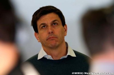 Comme Lauda, Wolff met lui aussi la pression sur Bottas