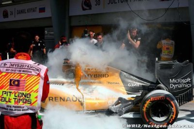 Alonso echoes Magnussen’s ’Halo’ fire fears