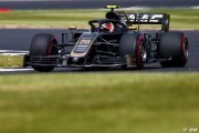 Journée ‘embarrassante' pour Grosjean, progrès en vue pour Magnussen