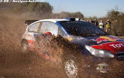Ogier assure le show, Raikkonen en tonneaux