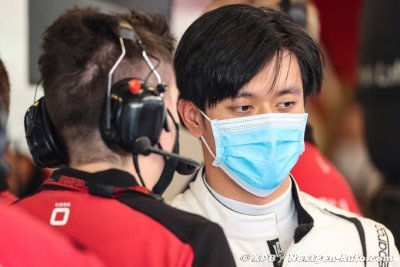 Zhou a travaillé dur pour arriver en F1 et ignore les critiques