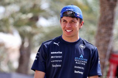 Albon confirme que Sainz doit changer de style de pilotage chez Williams F1