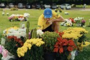 Antonelli s'est recueilli 'dans le calme' sur la tombe de Senna avant un week-end intense