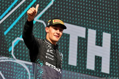 Russell, sur le podium en Hongrie, s’en prend à Leclerc, le Monégasque lui répond