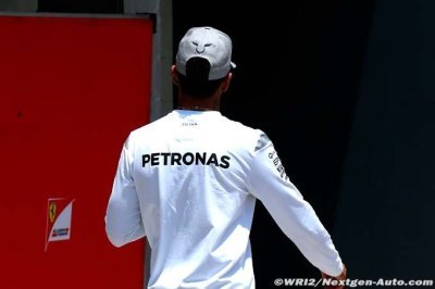 Mercedes seat intrigue to continue for now