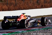 Mercedes taking 'closer look' at Red Bull sidepods 