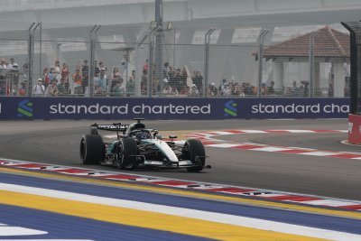 GP de Singapour, Libres&nbsp;: Russell termine en tête, Ferrari et McLaren F1 suivent de près