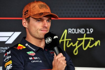 Verstappen: ’If my dad ran McLaren, there’d be no rules’