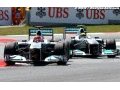 Mercedes keeps working with eye on 2012