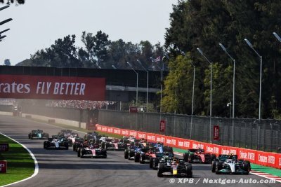 Verstappen cruises to record-breaking 14th victory of season in Mexico