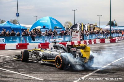 Débuts réussis pour le roadshow Renault / GP de France de F1 à Disneyland