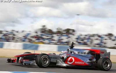 Button sets the pre-season test pace