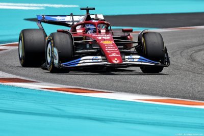 Leclerc hints at cause of Hamilton struggle