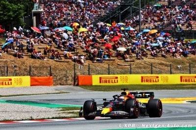 Trahi par son DRS, Verstappen espère ’mieux gérer’ les pneus en course