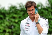 Wolff reconnait des erreurs dans son flirt avec Verstappen