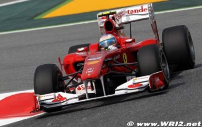 Alonso deuxième devant les siens