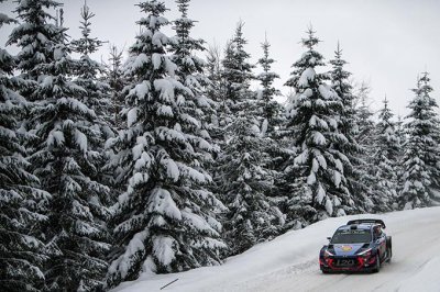 Suède, ES12-13&nbsp;: Neuville s’échappe en tête du rallye