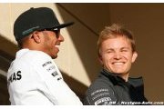 Hamilton : Rosberg me pousse dans les cordes