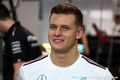Mercedes F1 : Schumacher explique ce qu’il apporte aux titulaires