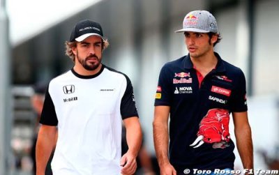Alonso not guilty of ’bad decisions’ - Sainz