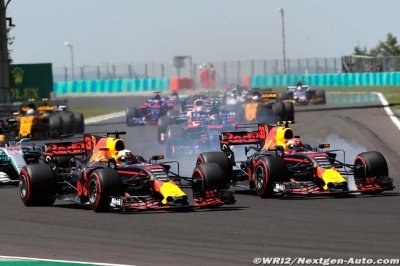 Ricciardo a discuté en privé avec Verstappen