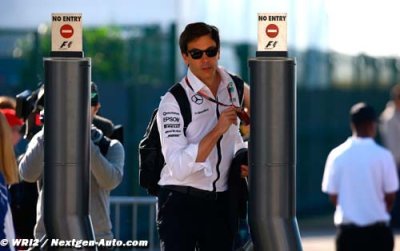 Wolff open to letting rivals ’catch up’