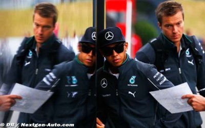 Hamilton a perdu trop de temps dans les stands