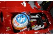 Alonso essaye le cockpit de la nouvelle Ferrari