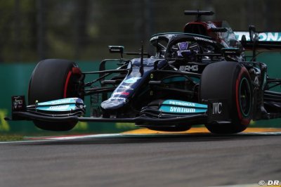 Red Bull a demandé à la FIA d’inspecter l’aileron avant de Mercedes