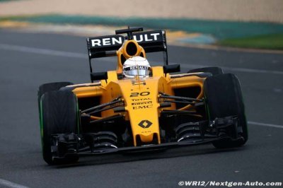 Renault F1 a fait ses débuts en piste avec ses nouvelles couleurs