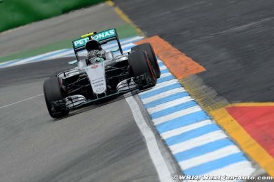Rosberg en pole malgré une petite frayeur