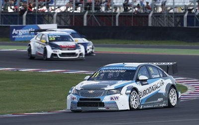 Demoustier makes a point on WTCC debut