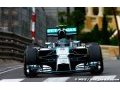 Rosberg heureux de sa pole, désolé pour Lewis... et sous enquête