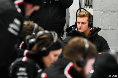 Rival teams have ’interest’ in Mick Schumacher