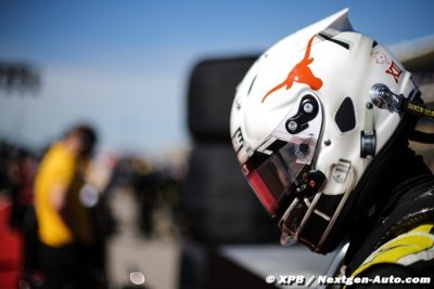 Les pilotes récupèrent le droit de changer de casque à chaque course